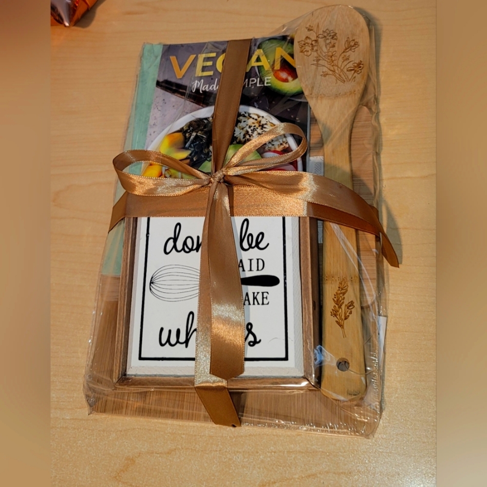 NEW Home/Kitchen Gift